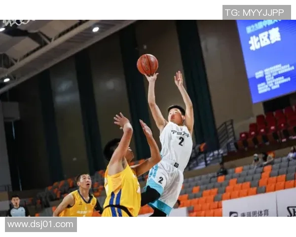 重庆篮球队的团队协作揭秘：团结拼搏成就篮球梦想